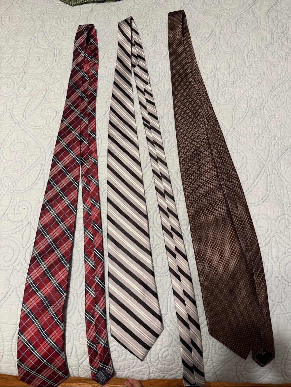 Saddlebred Silver and Black Diagonal Stripe Tie